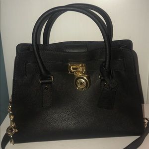 MICHAEL KORS HAMILTON SAFFIANO LEATHER BLACK/GOLD